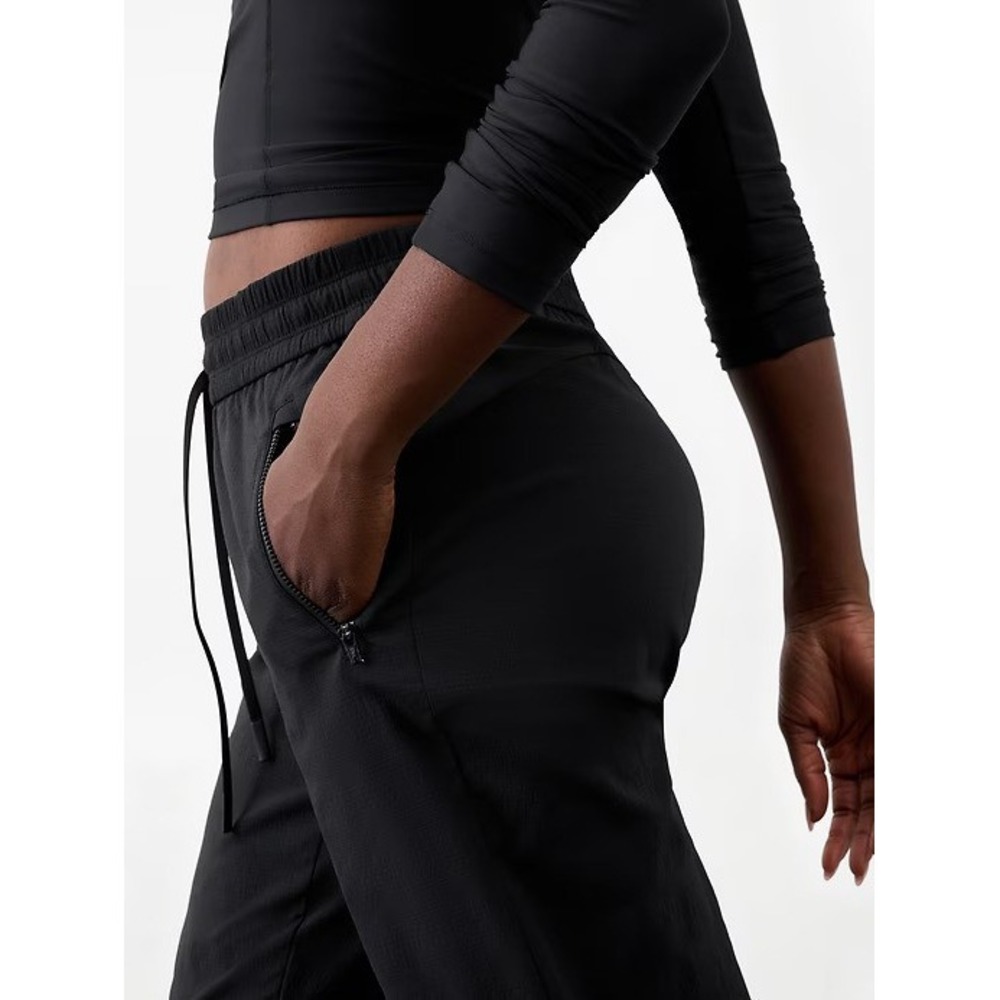 NWT Athleta 2025 Trekkie Relaxed Mid Rise Jogger Pants Black S Ripstop Stretch - Picture 5 of 14
